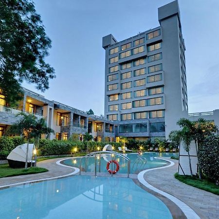 Boulevard 9 Luxury Resort & Spa Nadiād Exteriér fotografie