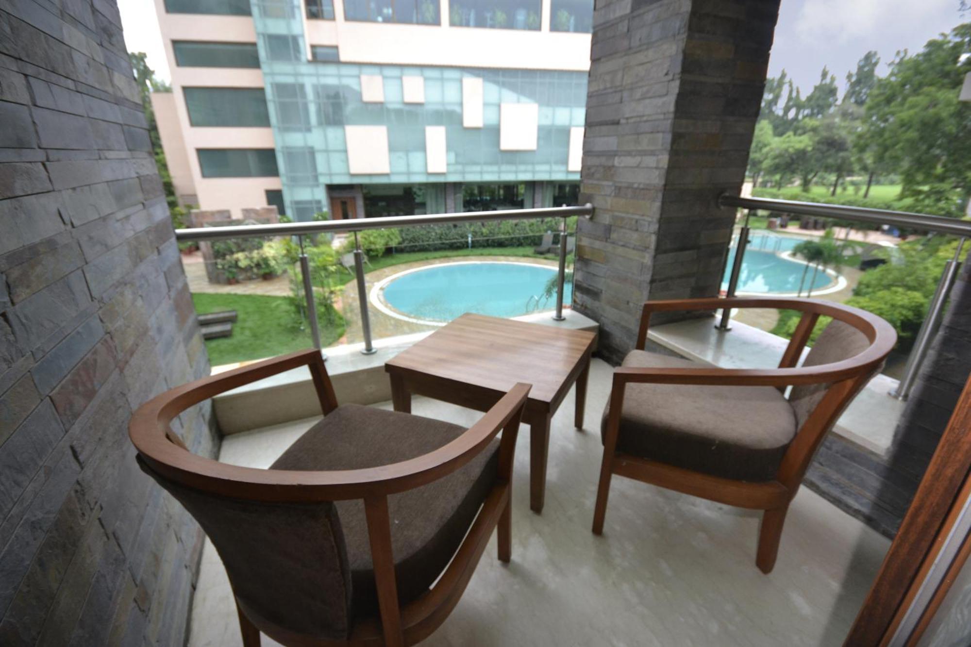 Boulevard 9 Luxury Resort & Spa Nadiād Exteriér fotografie