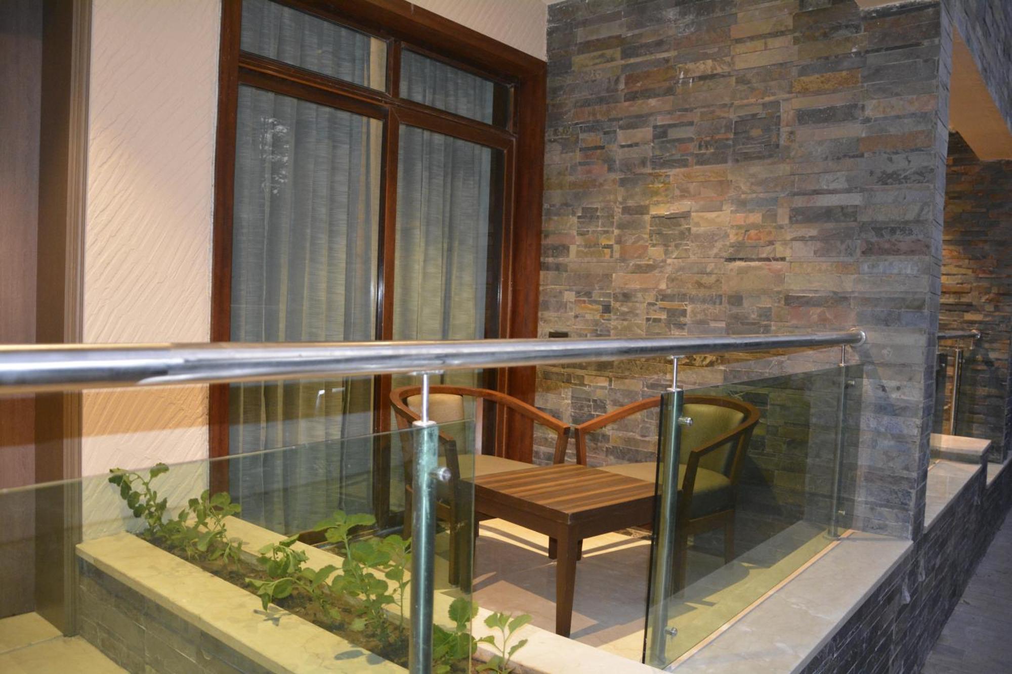 Boulevard 9 Luxury Resort & Spa Nadiād Exteriér fotografie