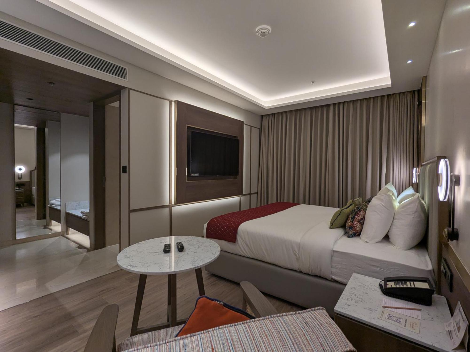 Boulevard 9 Luxury Resort & Spa Nadiād Exteriér fotografie